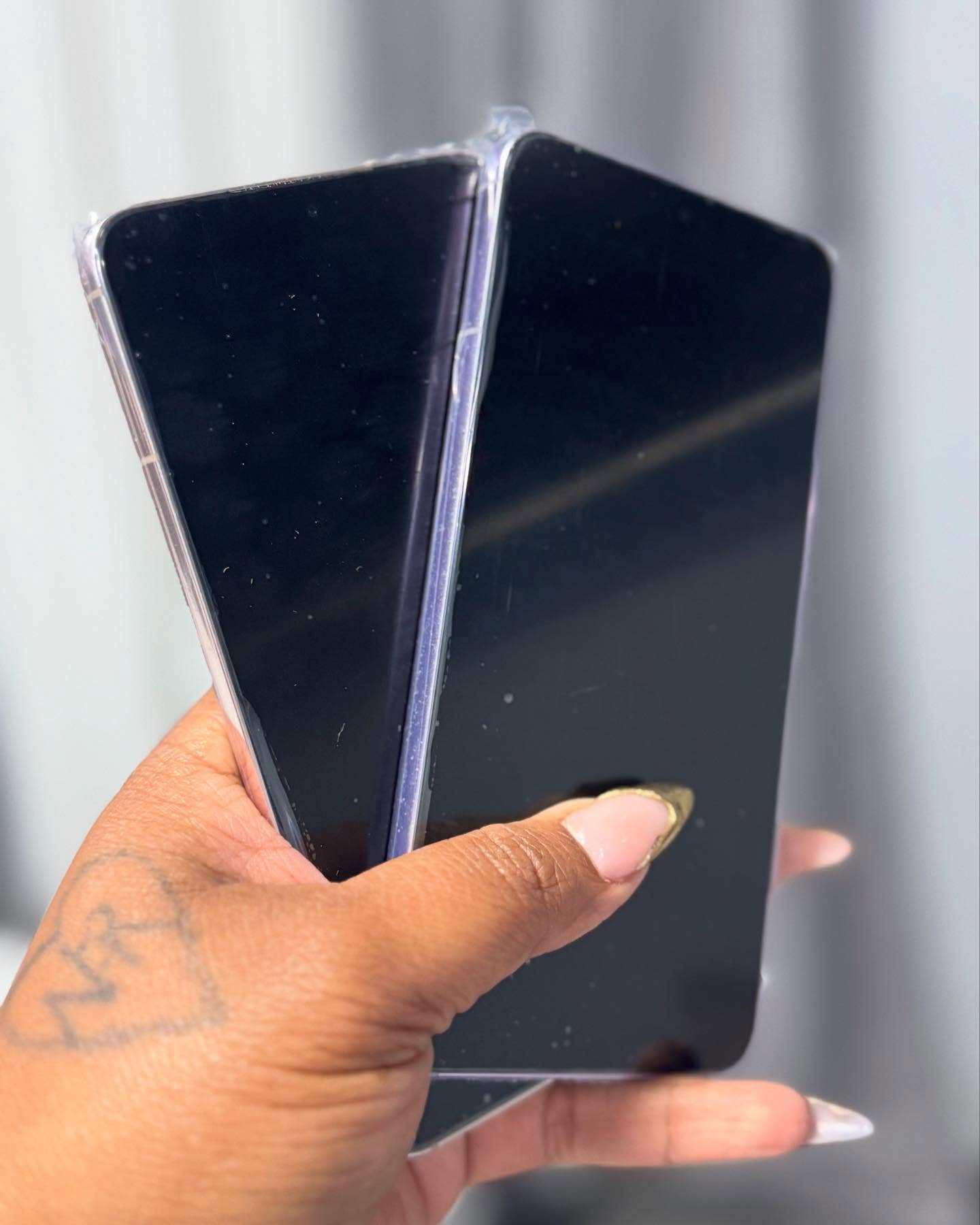 گوشی سامسونگ کم کار s22 معمولی